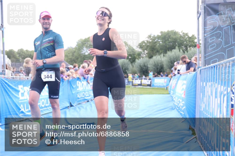 25.08.2024 - Elbe Triathlon Hamburg H.Heesch http://msf.ph/oto/6886858 25.08.2024 11:35:04 Ziel 344, 484 meine-sportfotos.de