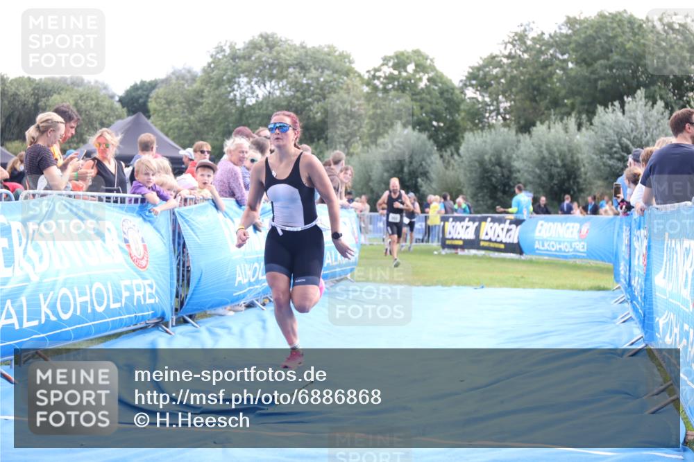 25.08.2024 - Elbe Triathlon Hamburg H.Heesch http://msf.ph/oto/6886868 25.08.2024 11:35:13 Ziel 352, 463, 686 meine-sportfotos.de