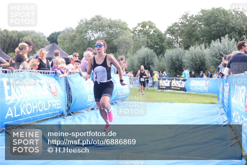 25.08.2024 - Elbe Triathlon Hamburg H.Heesch http://msf.ph/oto/6886869 25.08.2024 11:35:13 Ziel 352, 463, 686 meine-sportfotos.de