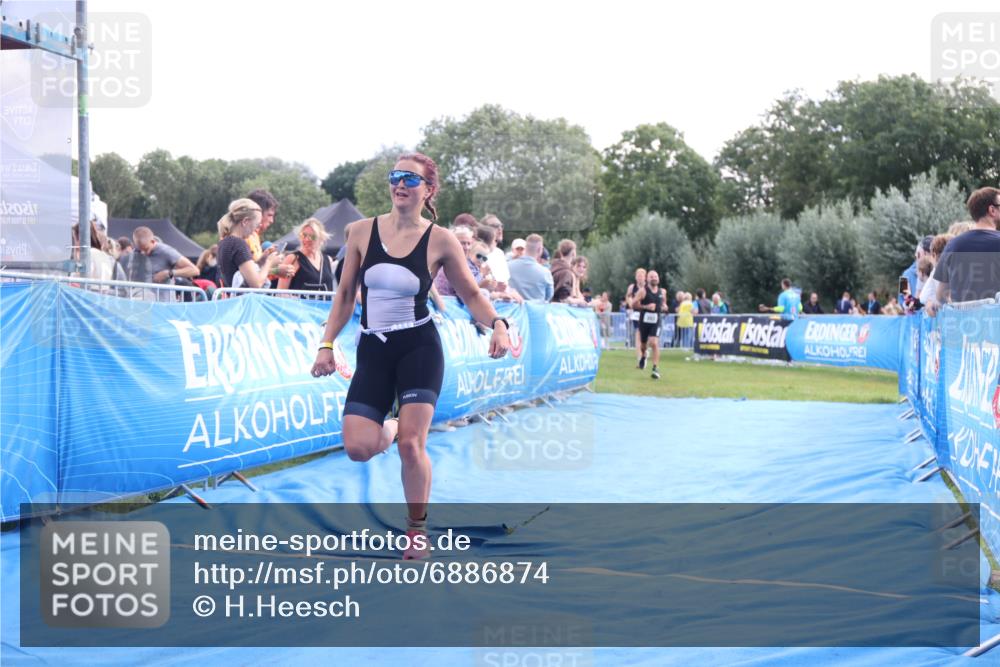 25.08.2024 - Elbe Triathlon Hamburg H.Heesch http://msf.ph/oto/6886874 25.08.2024 11:35:14 Ziel 352, 463, 686, 713 meine-sportfotos.de