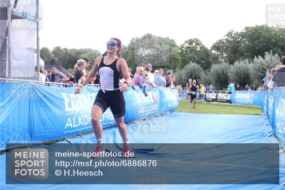 25.08.2024 - Elbe Triathlon Hamburg H.Heesch http://msf.ph/oto/6886876 25.08.2024 11:35:14 Ziel 352, 463, 686, 713 meine-sportfotos.de