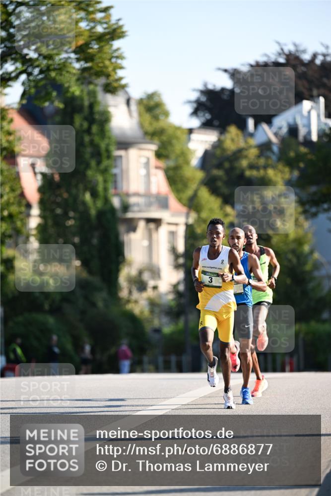 01.09.2024 - BARMER Alsterlauf Dr. Thomas Lammeyer http://msf.ph/oto/6886877 01.09.2024 09:16:21 Laufen 3 meine-sportfotos.de