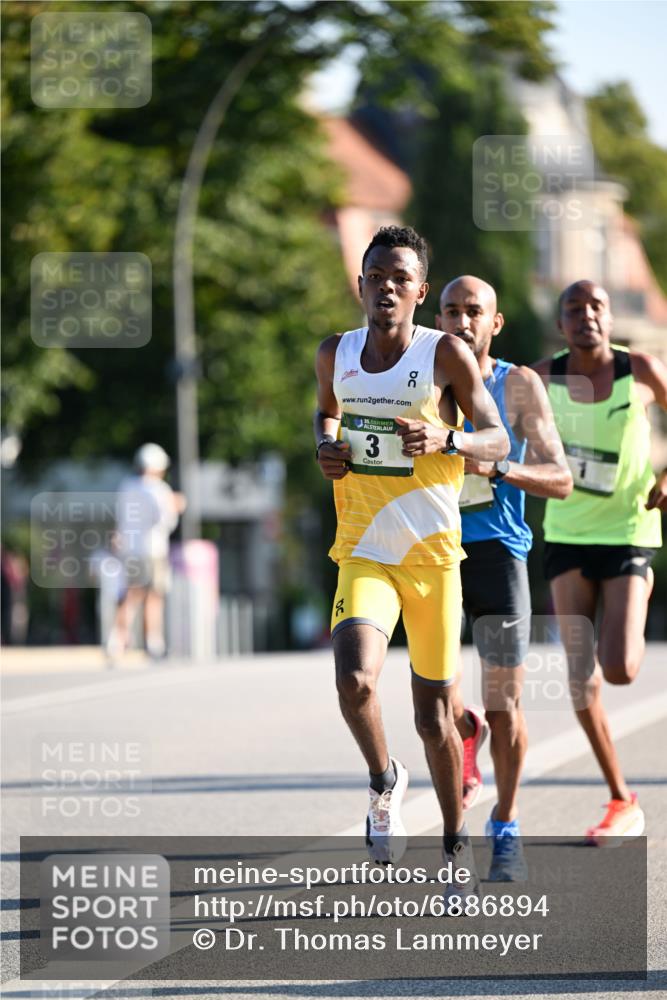 01.09.2024 - BARMER Alsterlauf Dr. Thomas Lammeyer http://msf.ph/oto/6886894 01.09.2024 09:16:23 Laufen 2, 35, 3, 6 meine-sportfotos.de