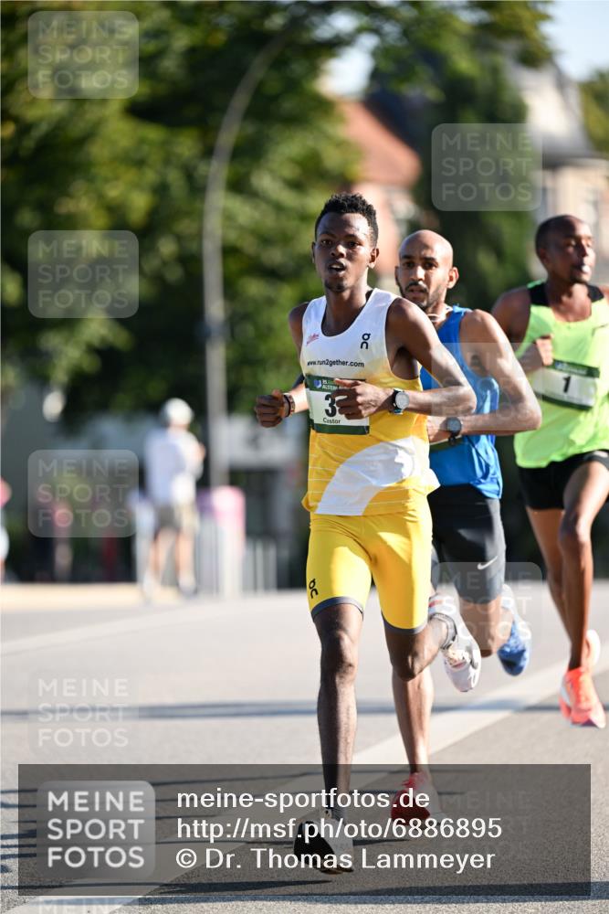 01.09.2024 - BARMER Alsterlauf Dr. Thomas Lammeyer http://msf.ph/oto/6886895 01.09.2024 09:16:23 Laufen 2, 35, 3 meine-sportfotos.de