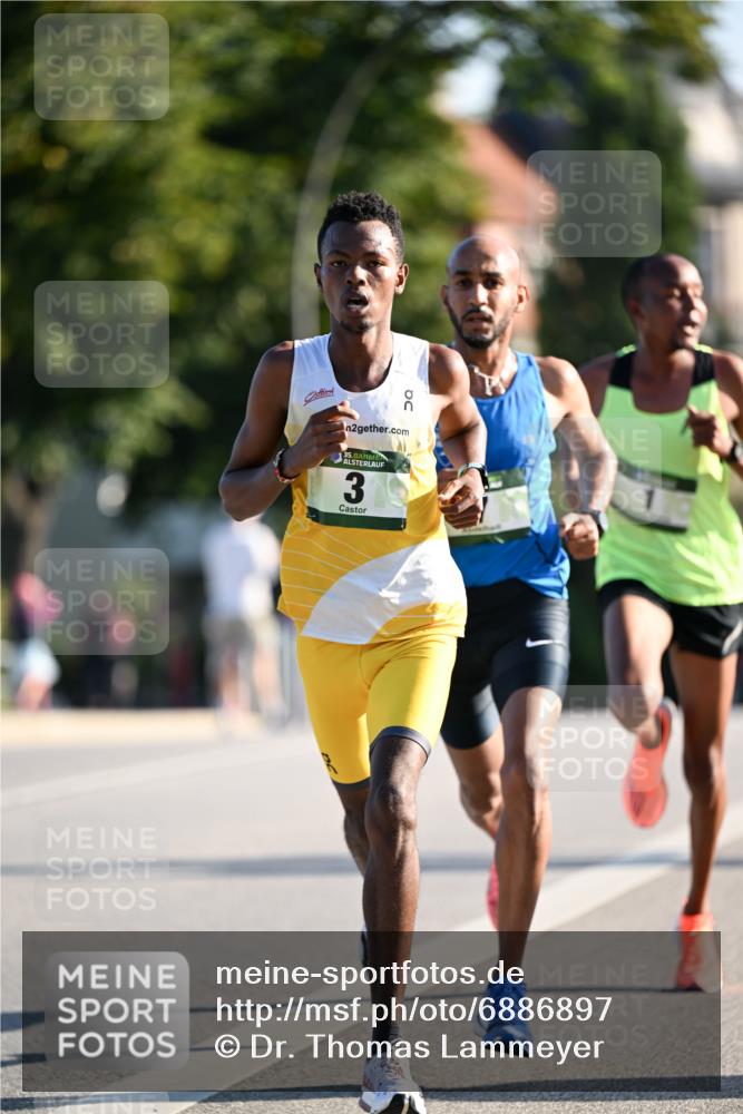 01.09.2024 - BARMER Alsterlauf Dr. Thomas Lammeyer http://msf.ph/oto/6886897 01.09.2024 09:16:24 Laufen 2, 35, 3 meine-sportfotos.de