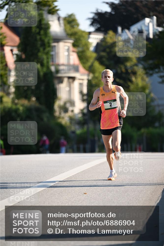 01.09.2024 - BARMER Alsterlauf Dr. Thomas Lammeyer http://msf.ph/oto/6886904 01.09.2024 09:16:41 Laufen  meine-sportfotos.de