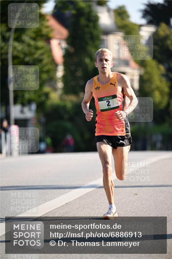 01.09.2024 - BARMER Alsterlauf Dr. Thomas Lammeyer http://msf.ph/oto/6886913 01.09.2024 09:16:42 Laufen 35, 2 meine-sportfotos.de
