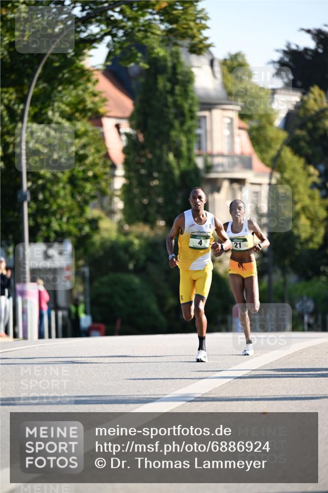 01.09.2024 - BARMER Alsterlauf Dr. Thomas Lammeyer http://msf.ph/oto/6886924 01.09.2024 09:17:18 Laufen 2, 21 meine-sportfotos.de