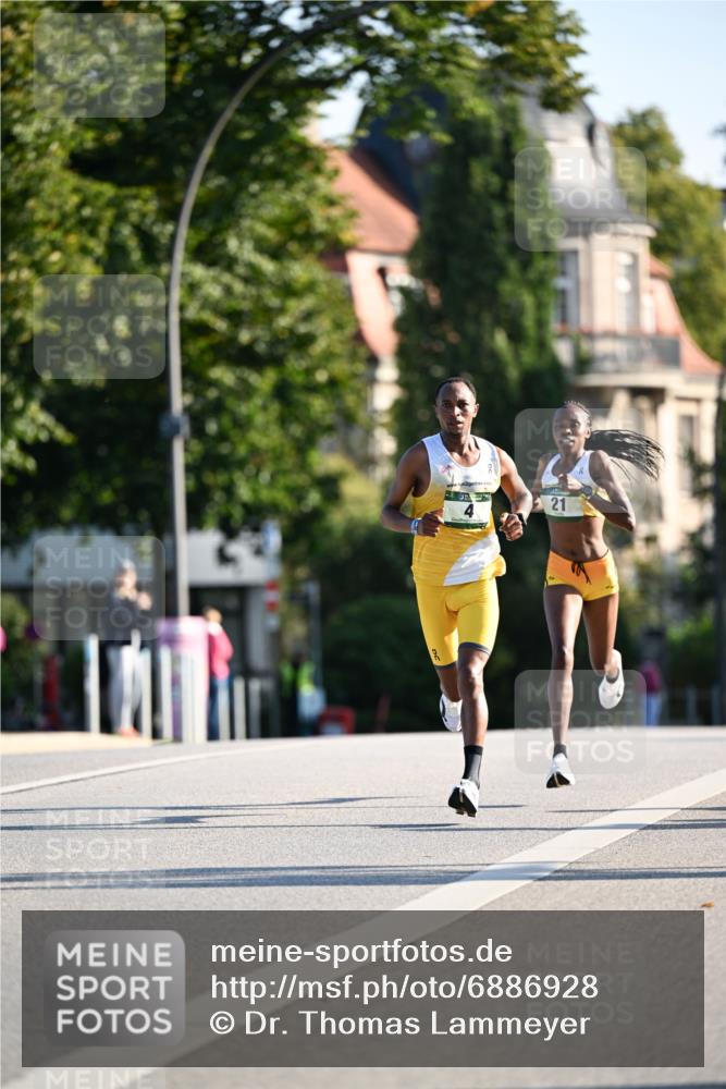 01.09.2024 - BARMER Alsterlauf Dr. Thomas Lammeyer http://msf.ph/oto/6886928 01.09.2024 09:17:19 Laufen 21 meine-sportfotos.de