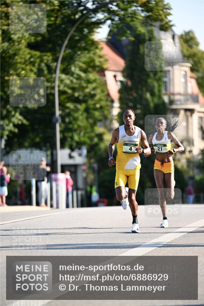 01.09.2024 - BARMER Alsterlauf Dr. Thomas Lammeyer http://msf.ph/oto/6886929 01.09.2024 09:17:19 Laufen 2, 21 meine-sportfotos.de