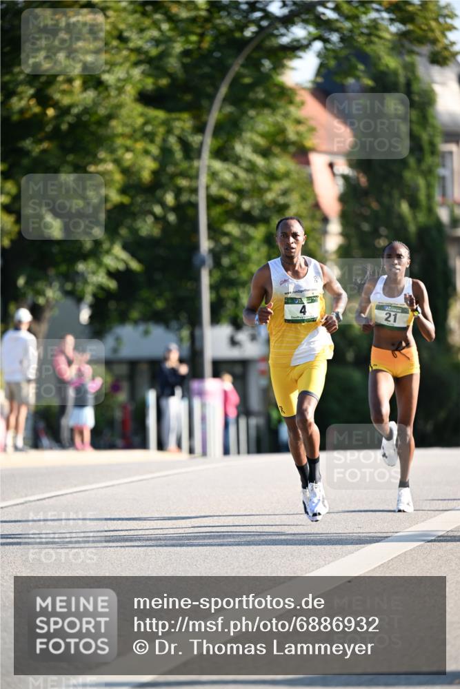 01.09.2024 - BARMER Alsterlauf Dr. Thomas Lammeyer http://msf.ph/oto/6886932 01.09.2024 09:17:20 Laufen 2, 21 meine-sportfotos.de