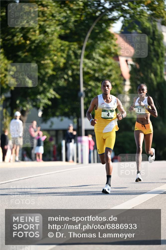 01.09.2024 - BARMER Alsterlauf Dr. Thomas Lammeyer http://msf.ph/oto/6886933 01.09.2024 09:17:20 Laufen 2, 21, 8 meine-sportfotos.de