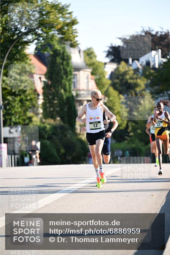 01.09.2024 - BARMER Alsterlauf Dr. Thomas Lammeyer http://msf.ph/oto/6886959 01.09.2024 09:17:38 Laufen 12, 22 meine-sportfotos.de