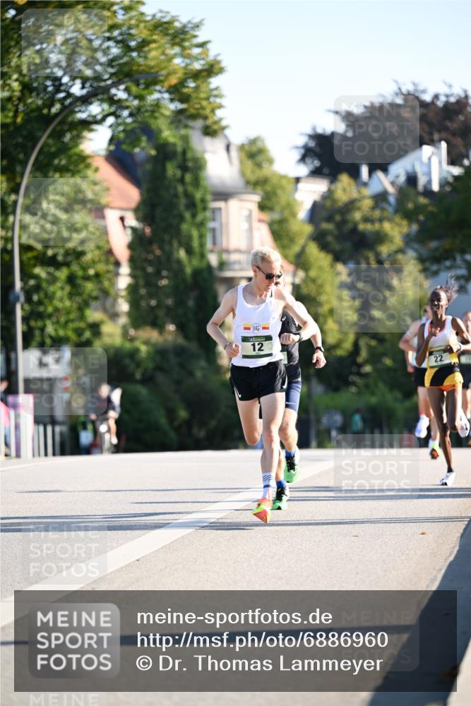 01.09.2024 - BARMER Alsterlauf Dr. Thomas Lammeyer http://msf.ph/oto/6886960 01.09.2024 09:17:38 Laufen 151, 12, 22 meine-sportfotos.de