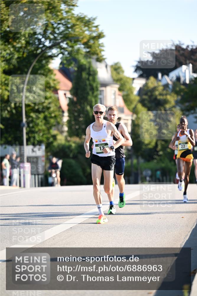 01.09.2024 - BARMER Alsterlauf Dr. Thomas Lammeyer http://msf.ph/oto/6886963 01.09.2024 09:17:39 Laufen 12, 22 meine-sportfotos.de