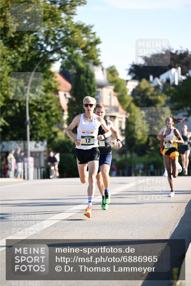 01.09.2024 - BARMER Alsterlauf Dr. Thomas Lammeyer http://msf.ph/oto/6886965 01.09.2024 09:17:39 Laufen 12 meine-sportfotos.de