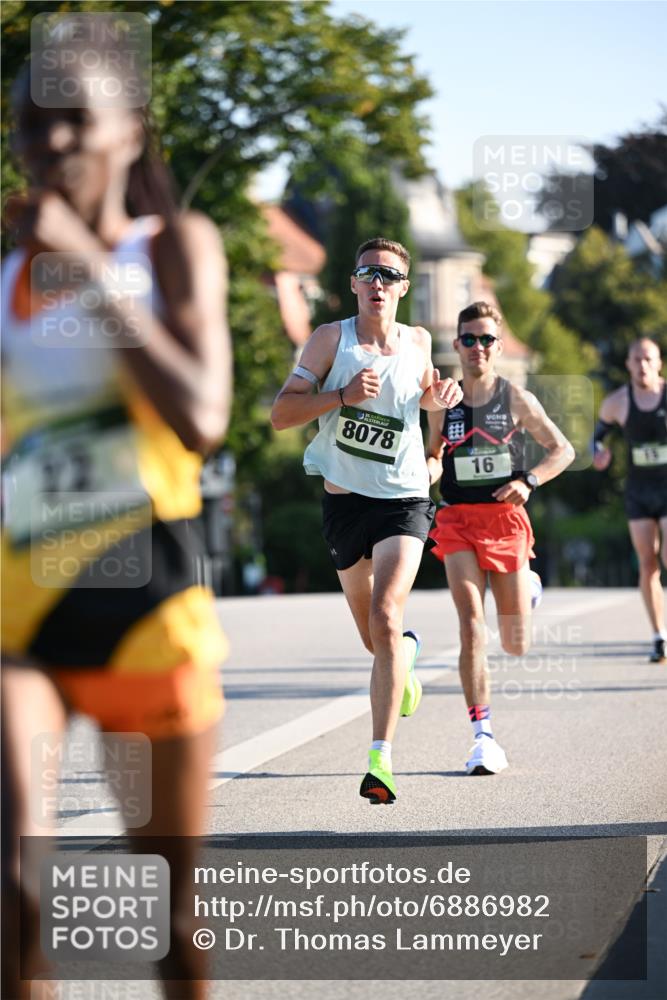 01.09.2024 - BARMER Alsterlauf Dr. Thomas Lammeyer http://msf.ph/oto/6886982 01.09.2024 09:17:42 Laufen 8078, 16 meine-sportfotos.de