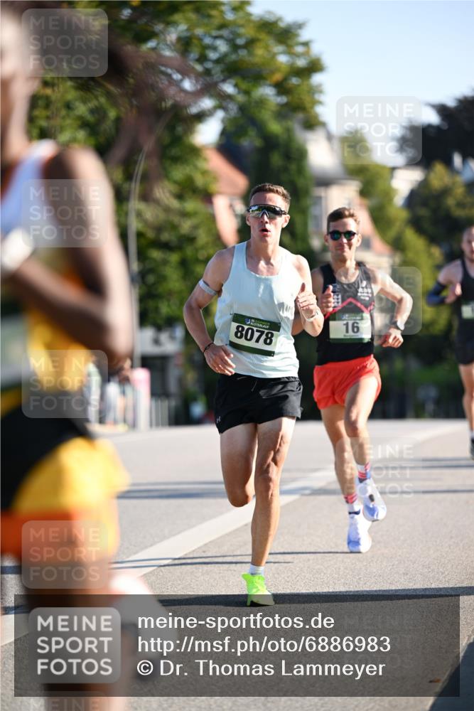 01.09.2024 - BARMER Alsterlauf Dr. Thomas Lammeyer http://msf.ph/oto/6886983 01.09.2024 09:17:42 Laufen 8078, 16 meine-sportfotos.de