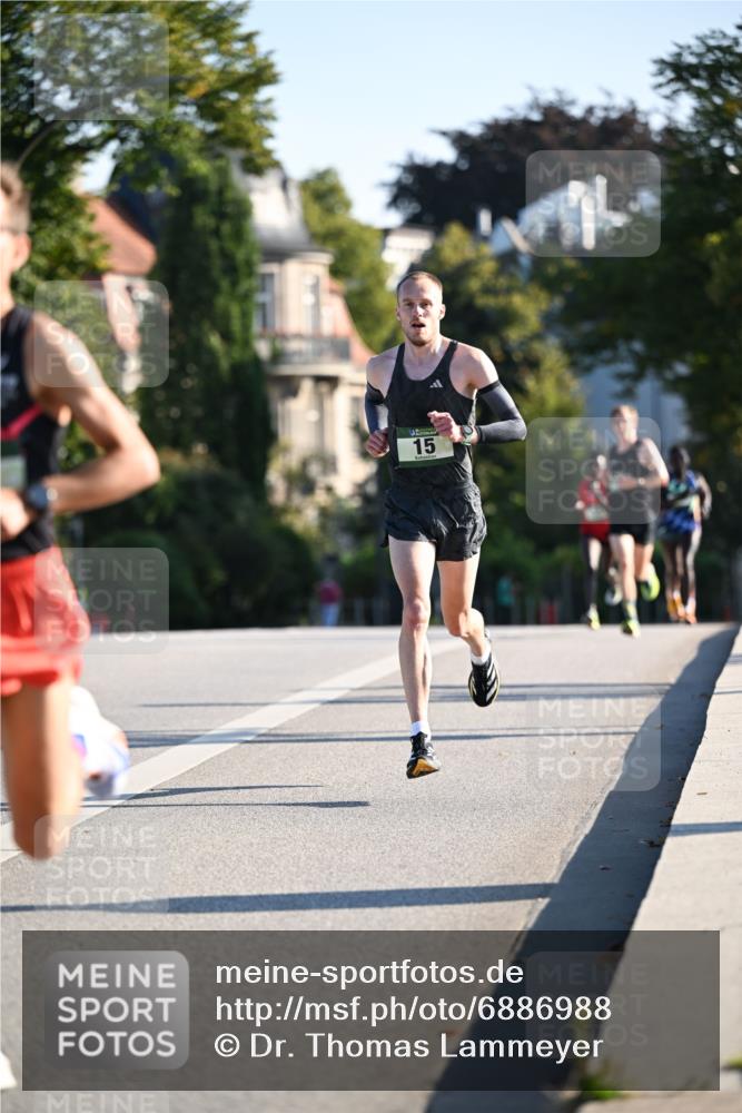 01.09.2024 - BARMER Alsterlauf Dr. Thomas Lammeyer http://msf.ph/oto/6886988 01.09.2024 09:17:44 Laufen 15 meine-sportfotos.de