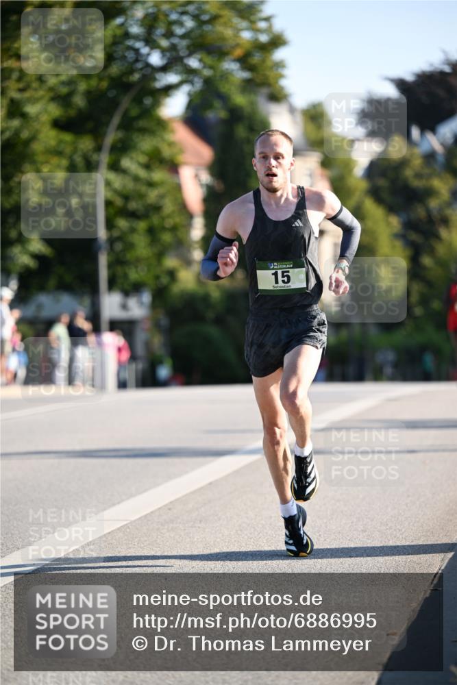 01.09.2024 - BARMER Alsterlauf Dr. Thomas Lammeyer http://msf.ph/oto/6886995 01.09.2024 09:17:44 Laufen 25, 15 meine-sportfotos.de