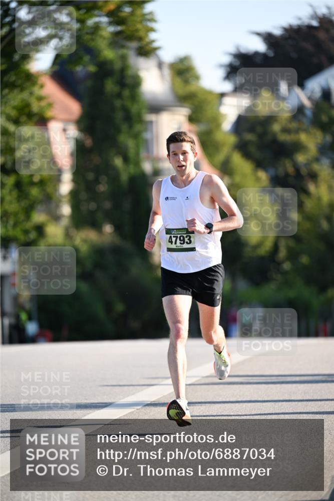 01.09.2024 - BARMER Alsterlauf Dr. Thomas Lammeyer http://msf.ph/oto/6887034 01.09.2024 09:18:05 Laufen 4793 meine-sportfotos.de