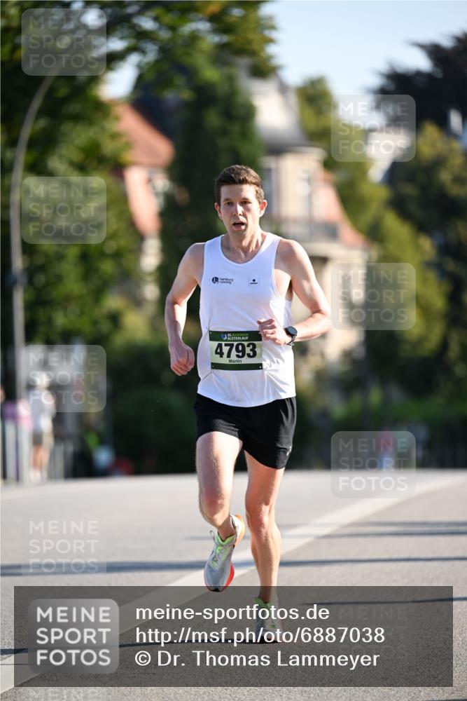 01.09.2024 - BARMER Alsterlauf Dr. Thomas Lammeyer http://msf.ph/oto/6887038 01.09.2024 09:18:06 Laufen 35, 4793 meine-sportfotos.de