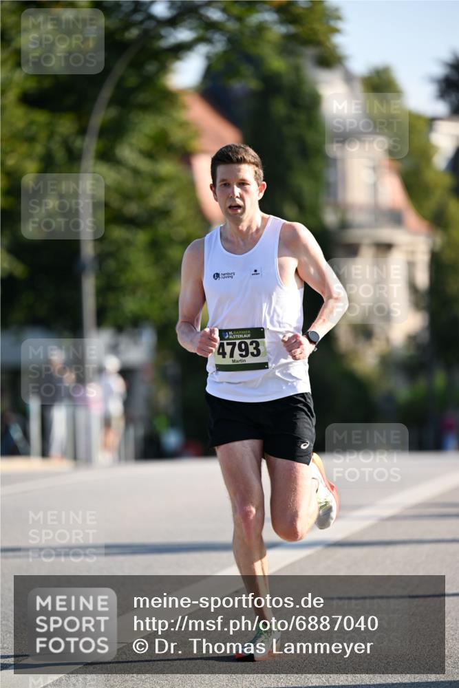 01.09.2024 - BARMER Alsterlauf Dr. Thomas Lammeyer http://msf.ph/oto/6887040 01.09.2024 09:18:06 Laufen 135, 4793 meine-sportfotos.de