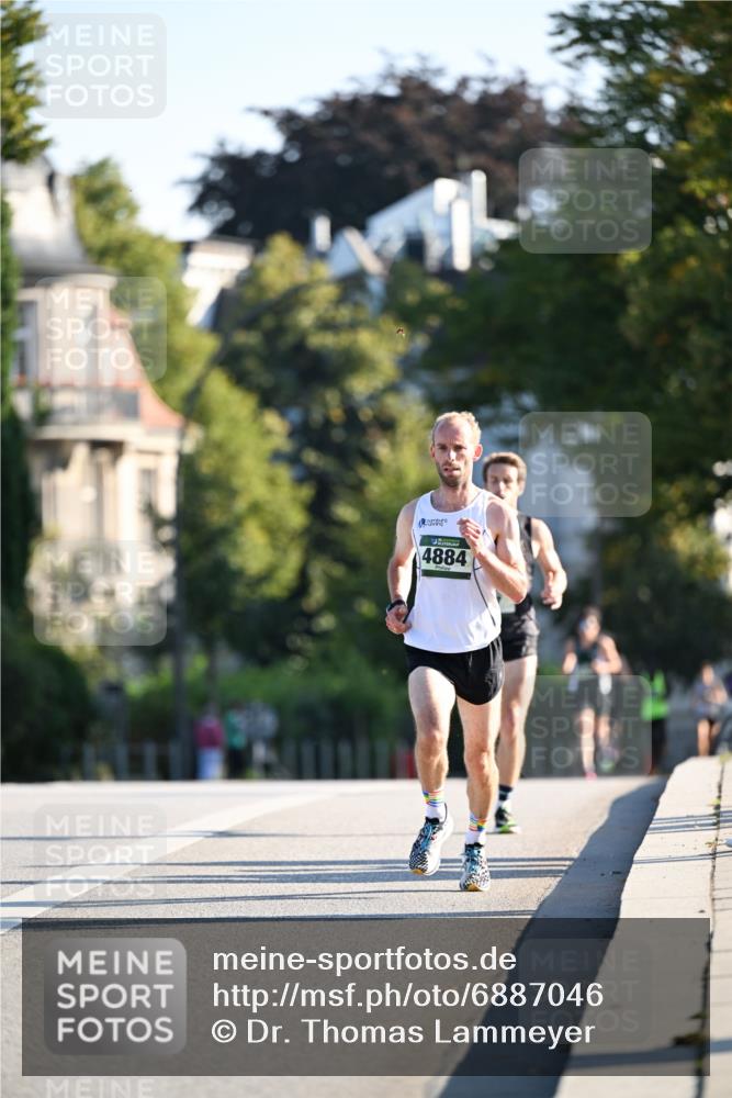 01.09.2024 - BARMER Alsterlauf Dr. Thomas Lammeyer http://msf.ph/oto/6887046 01.09.2024 09:18:10 Laufen 4884 meine-sportfotos.de
