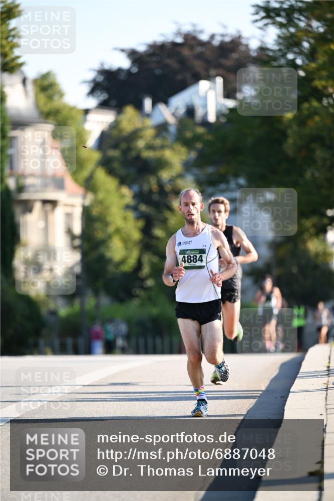 01.09.2024 - BARMER Alsterlauf Dr. Thomas Lammeyer http://msf.ph/oto/6887048 01.09.2024 09:18:10 Laufen 4884 meine-sportfotos.de