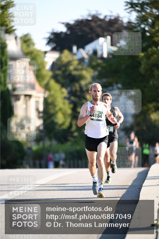 01.09.2024 - BARMER Alsterlauf Dr. Thomas Lammeyer http://msf.ph/oto/6887049 01.09.2024 09:18:10 Laufen 4884 meine-sportfotos.de