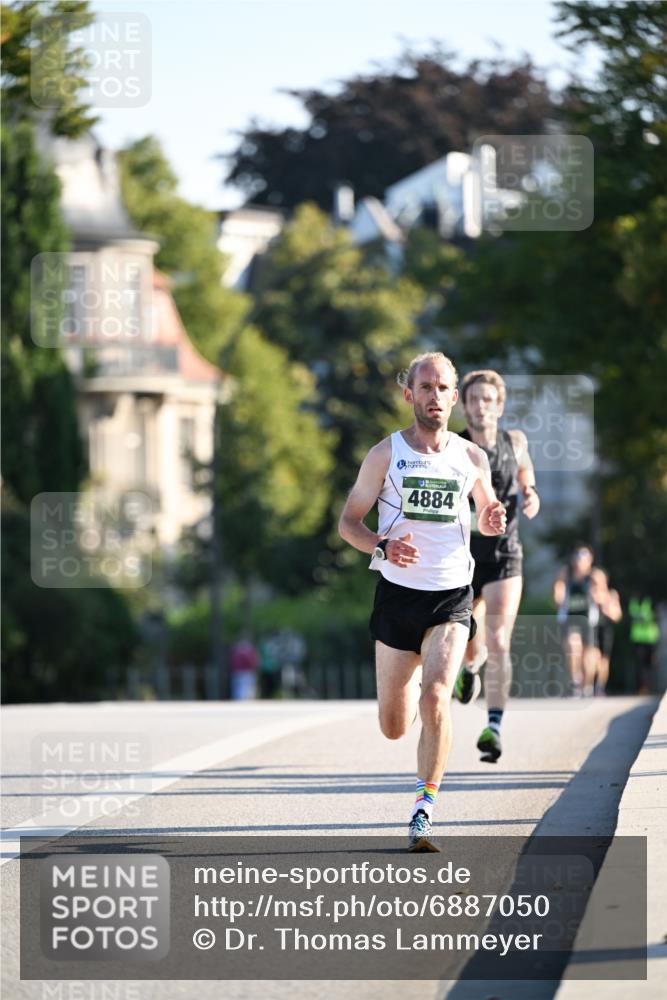 01.09.2024 - BARMER Alsterlauf Dr. Thomas Lammeyer http://msf.ph/oto/6887050 01.09.2024 09:18:10 Laufen 4884 meine-sportfotos.de