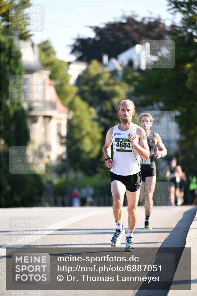 01.09.2024 - BARMER Alsterlauf Dr. Thomas Lammeyer http://msf.ph/oto/6887051 01.09.2024 09:18:11 Laufen 4884 meine-sportfotos.de