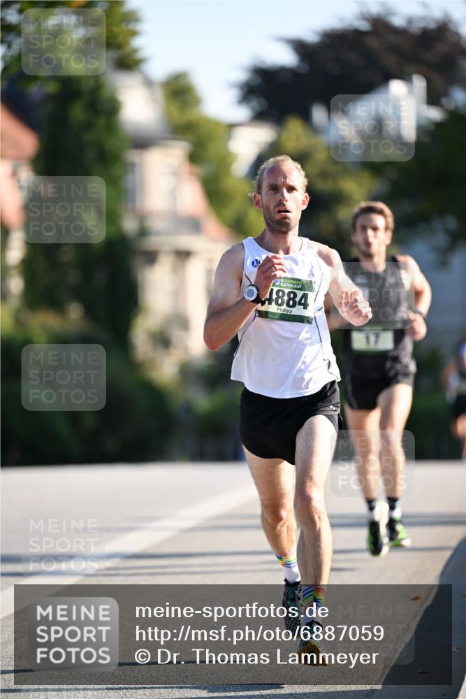 01.09.2024 - BARMER Alsterlauf Dr. Thomas Lammeyer http://msf.ph/oto/6887059 01.09.2024 09:18:12 Laufen 35, 4884, 17 meine-sportfotos.de