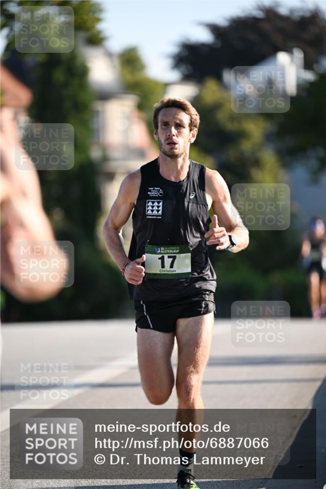 01.09.2024 - BARMER Alsterlauf Dr. Thomas Lammeyer http://msf.ph/oto/6887066 01.09.2024 09:18:13 Laufen 35, 17 meine-sportfotos.de