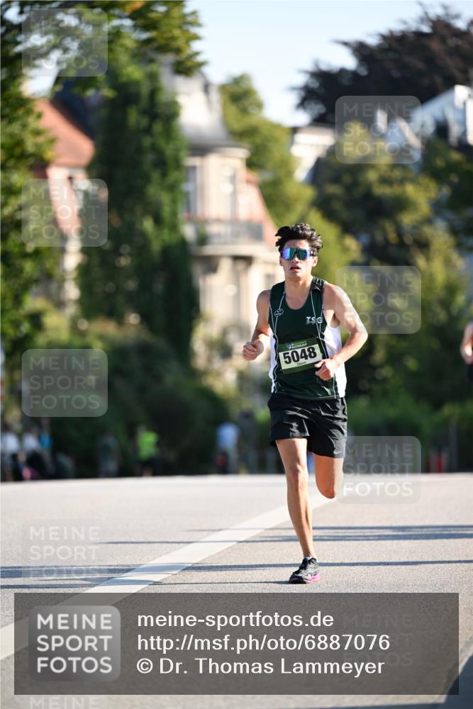 01.09.2024 - BARMER Alsterlauf Dr. Thomas Lammeyer http://msf.ph/oto/6887076 01.09.2024 09:18:19 Laufen 5048 meine-sportfotos.de