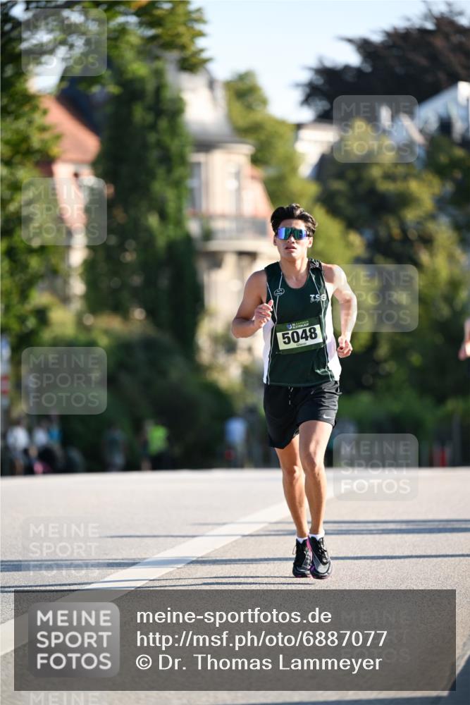 01.09.2024 - BARMER Alsterlauf Dr. Thomas Lammeyer http://msf.ph/oto/6887077 01.09.2024 09:18:19 Laufen 5048 meine-sportfotos.de