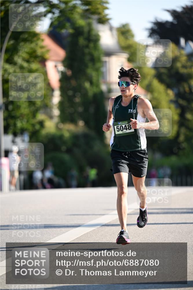 01.09.2024 - BARMER Alsterlauf Dr. Thomas Lammeyer http://msf.ph/oto/6887080 01.09.2024 09:18:19 Laufen 5048 meine-sportfotos.de