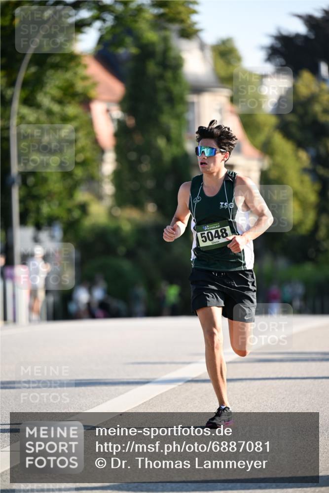01.09.2024 - BARMER Alsterlauf Dr. Thomas Lammeyer http://msf.ph/oto/6887081 01.09.2024 09:18:19 Laufen 5048 meine-sportfotos.de