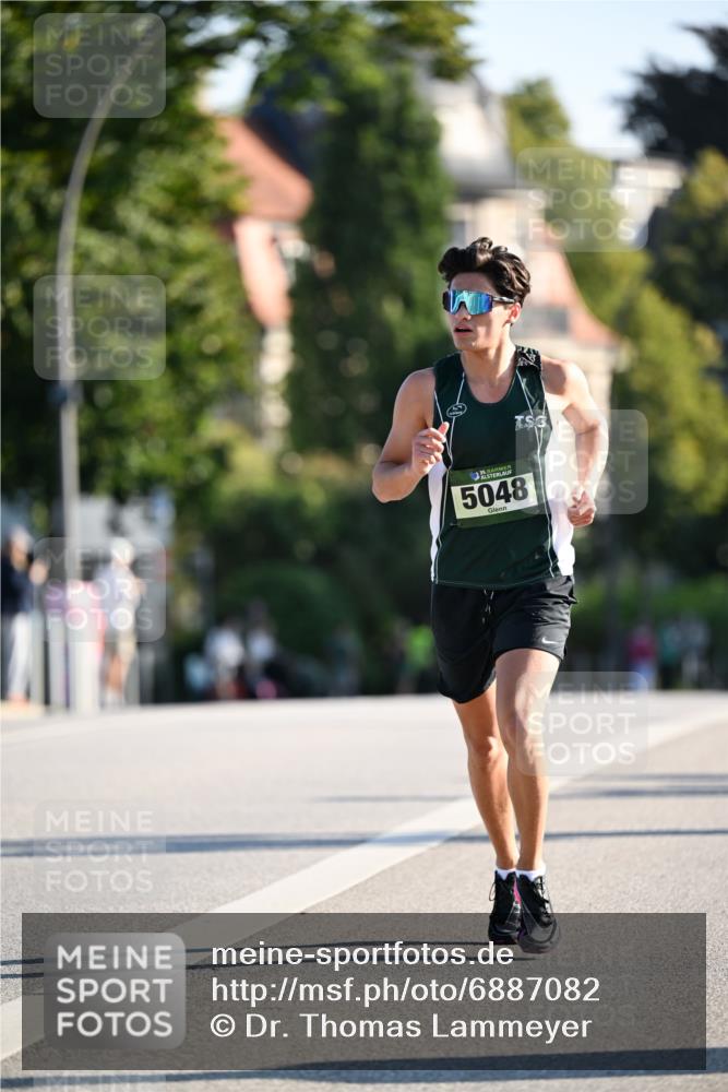 01.09.2024 - BARMER Alsterlauf Dr. Thomas Lammeyer http://msf.ph/oto/6887082 01.09.2024 09:18:19 Laufen 5048 meine-sportfotos.de
