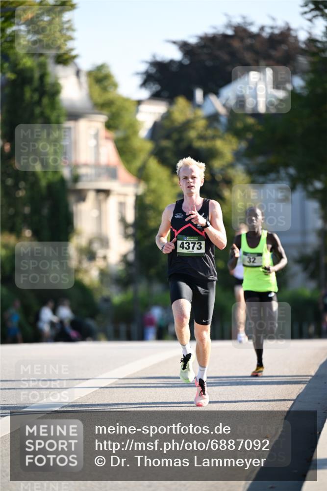 01.09.2024 - BARMER Alsterlauf Dr. Thomas Lammeyer http://msf.ph/oto/6887092 01.09.2024 09:18:22 Laufen 4373, 32 meine-sportfotos.de