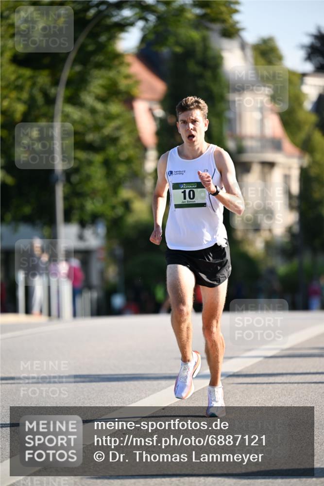 01.09.2024 - BARMER Alsterlauf Dr. Thomas Lammeyer http://msf.ph/oto/6887121 01.09.2024 09:18:28 Laufen 35, 10 meine-sportfotos.de