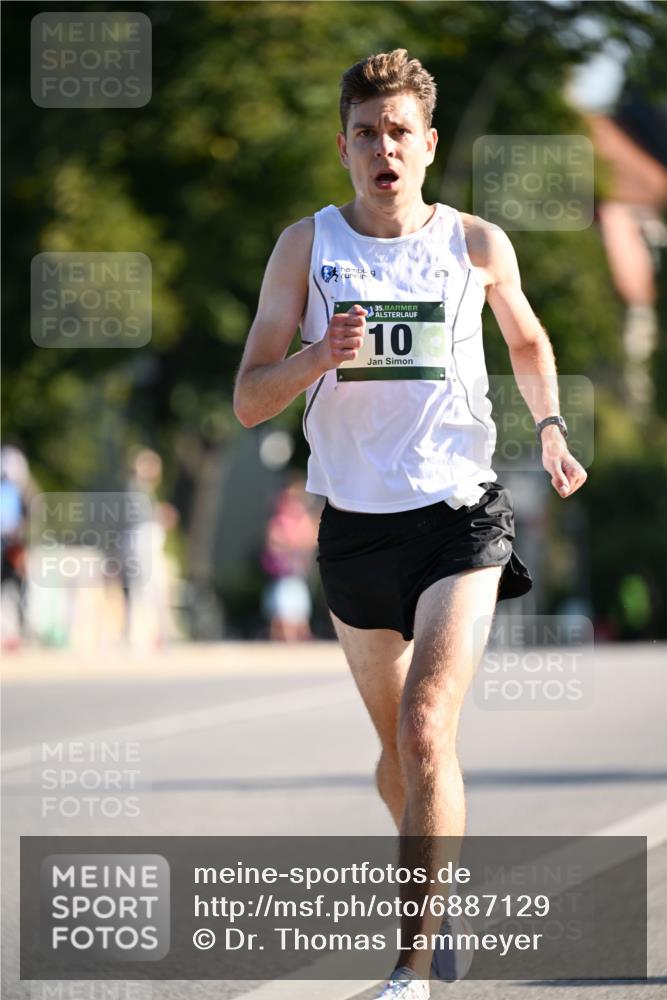 01.09.2024 - BARMER Alsterlauf Dr. Thomas Lammeyer http://msf.ph/oto/6887129 01.09.2024 09:18:29 Laufen 35, 10 meine-sportfotos.de