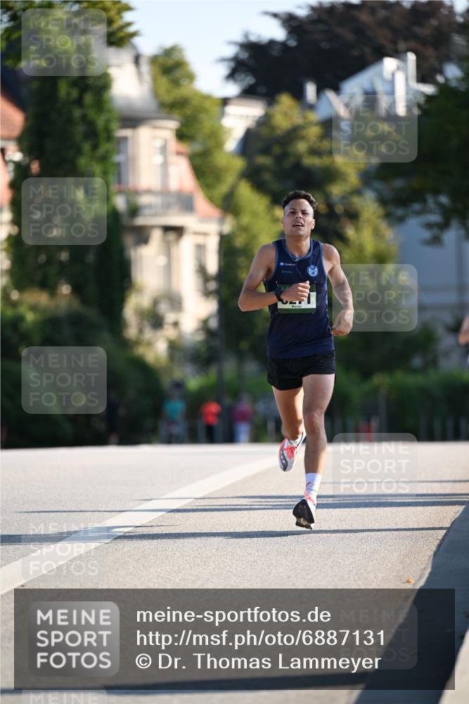 01.09.2024 - BARMER Alsterlauf Dr. Thomas Lammeyer http://msf.ph/oto/6887131 01.09.2024 09:18:34 Laufen  meine-sportfotos.de