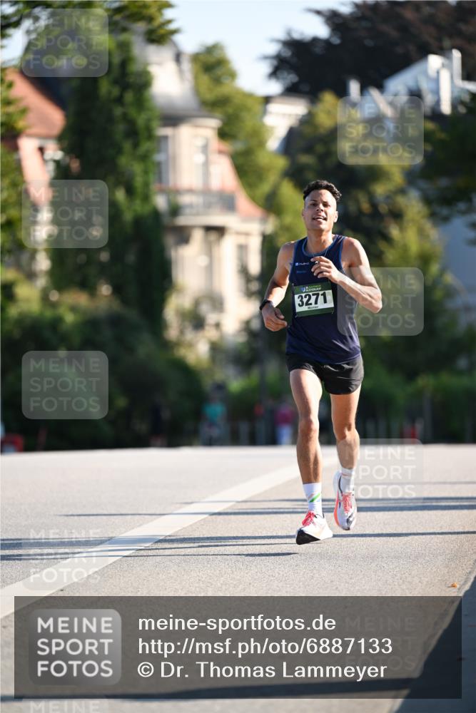 01.09.2024 - BARMER Alsterlauf Dr. Thomas Lammeyer http://msf.ph/oto/6887133 01.09.2024 09:18:34 Laufen 3271 meine-sportfotos.de