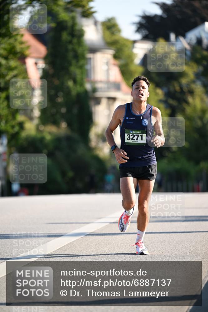 01.09.2024 - BARMER Alsterlauf Dr. Thomas Lammeyer http://msf.ph/oto/6887137 01.09.2024 09:18:34 Laufen 25, 3271 meine-sportfotos.de
