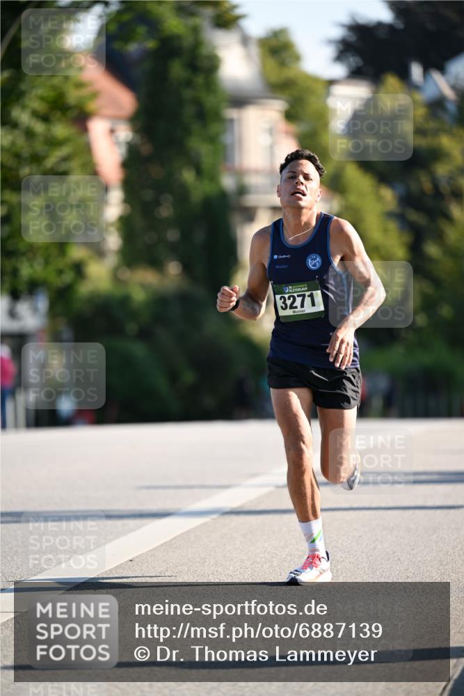 01.09.2024 - BARMER Alsterlauf Dr. Thomas Lammeyer http://msf.ph/oto/6887139 01.09.2024 09:18:35 Laufen 135, 3271 meine-sportfotos.de