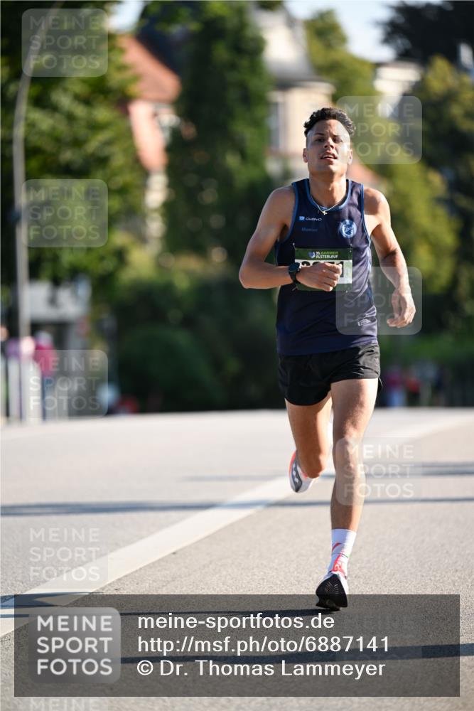 01.09.2024 - BARMER Alsterlauf Dr. Thomas Lammeyer http://msf.ph/oto/6887141 01.09.2024 09:18:35 Laufen 35 meine-sportfotos.de