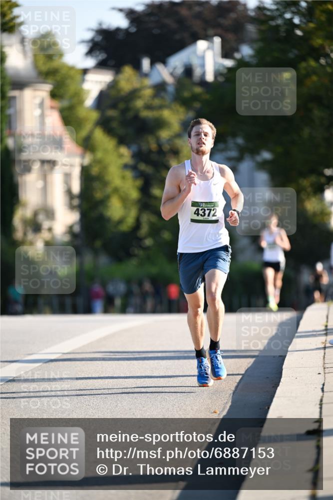 01.09.2024 - BARMER Alsterlauf Dr. Thomas Lammeyer http://msf.ph/oto/6887153 01.09.2024 09:18:39 Laufen 4372 meine-sportfotos.de