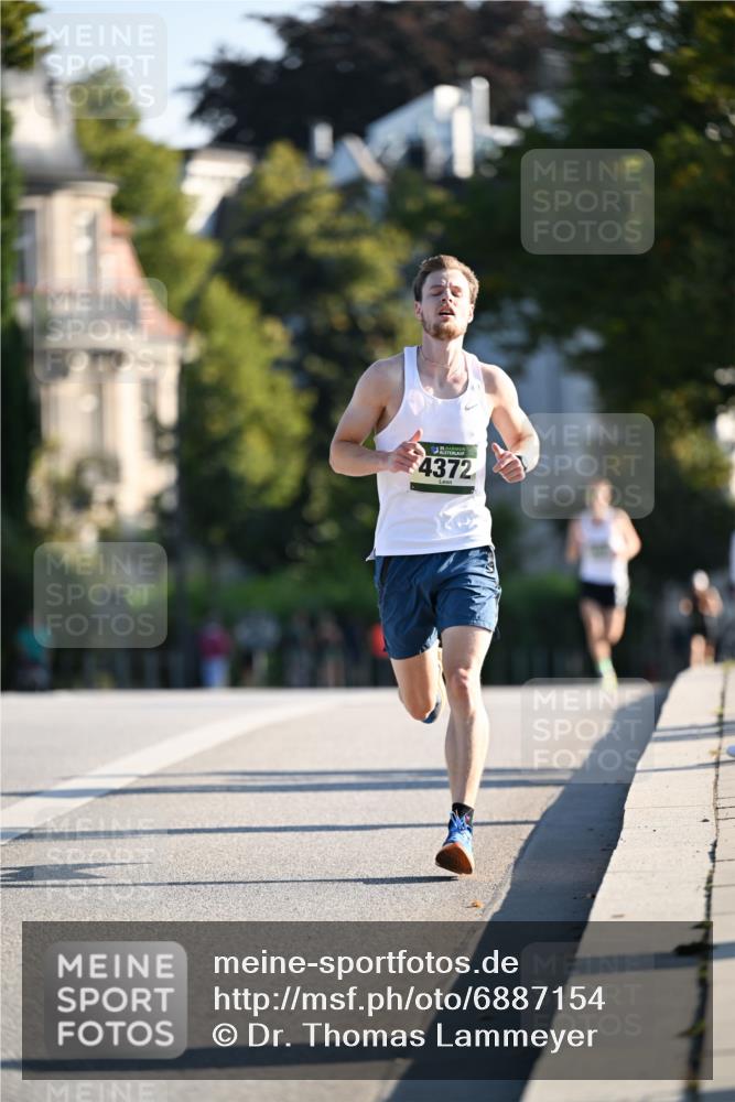 01.09.2024 - BARMER Alsterlauf Dr. Thomas Lammeyer http://msf.ph/oto/6887154 01.09.2024 09:18:39 Laufen 4372 meine-sportfotos.de