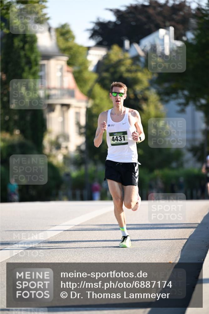 01.09.2024 - BARMER Alsterlauf Dr. Thomas Lammeyer http://msf.ph/oto/6887174 01.09.2024 09:18:47 Laufen 4431 meine-sportfotos.de